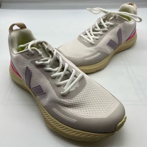 🆕Veja Impala Sneaker size 9